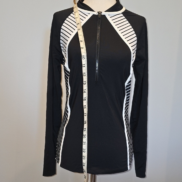 Athleta Rashguard - Picture 5 of 7